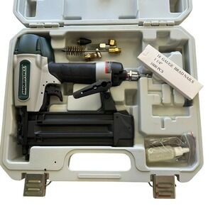 MasterForce 208-5004 Brad Nailer with Hard Case And Manual TESTED‎ WORKS